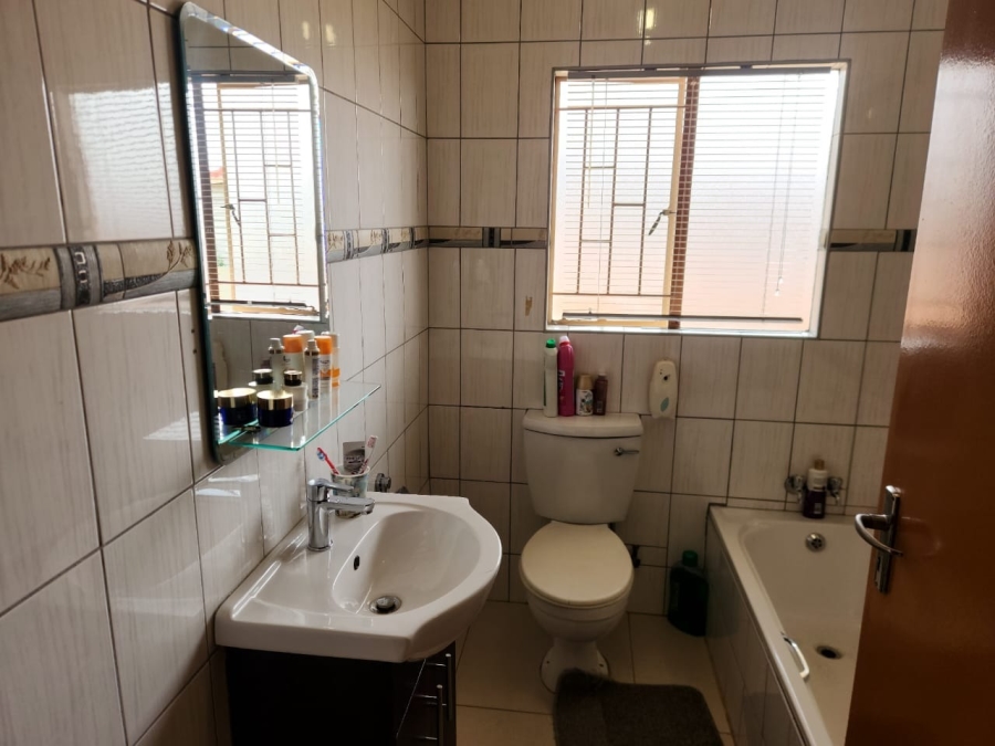 3 Bedroom Property for Sale in Tlhabane West North West